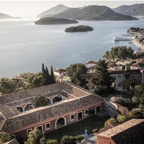 5 bedroom villa with infinity pool on Lefkada, sleeps up to 14